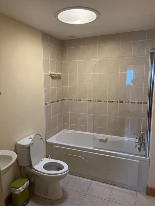 فيلا Modern 4 Bed House In Town Tubbercurry المظهر الخارجي الصورة