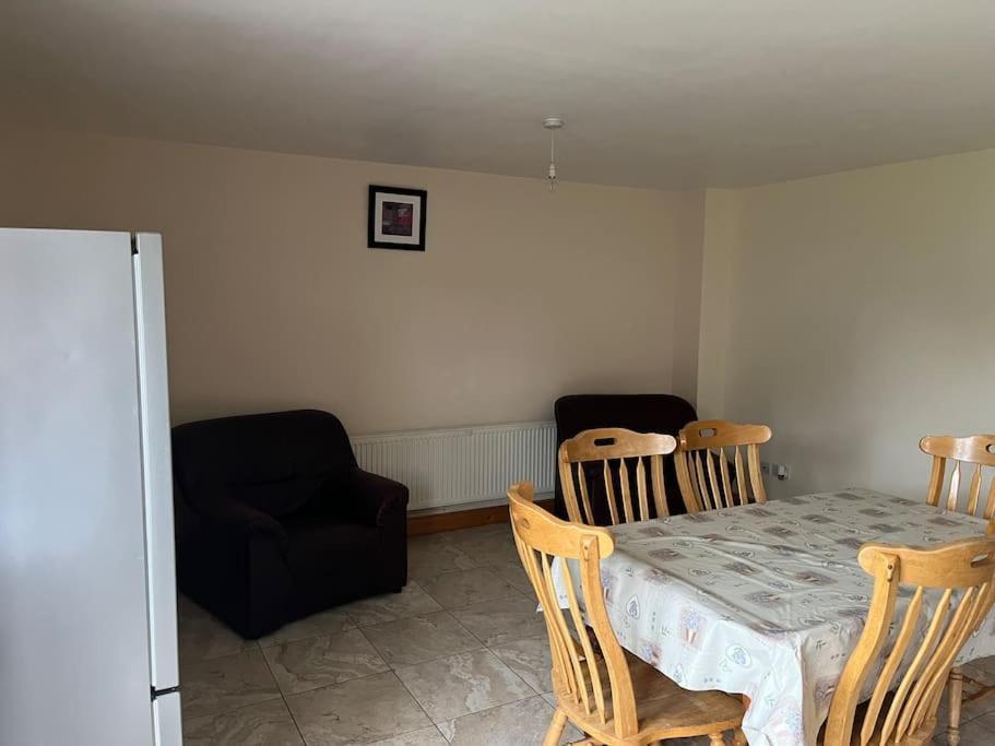 فيلا Modern 4 Bed House In Town Tubbercurry المظهر الخارجي الصورة