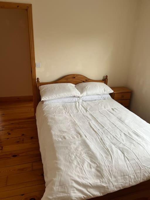 فيلا Modern 4 Bed House In Town Tubbercurry المظهر الخارجي الصورة