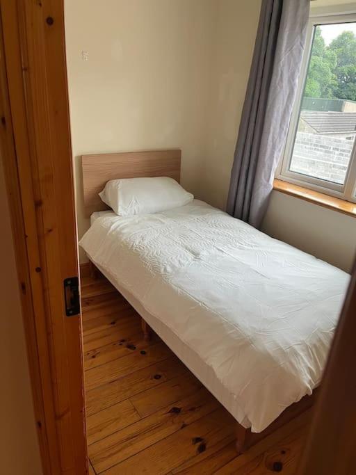 فيلا Modern 4 Bed House In Town Tubbercurry المظهر الخارجي الصورة